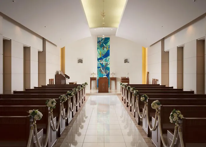 Chitose (Hokkaido) Hotels near Trinity Cathedral with shuttle service